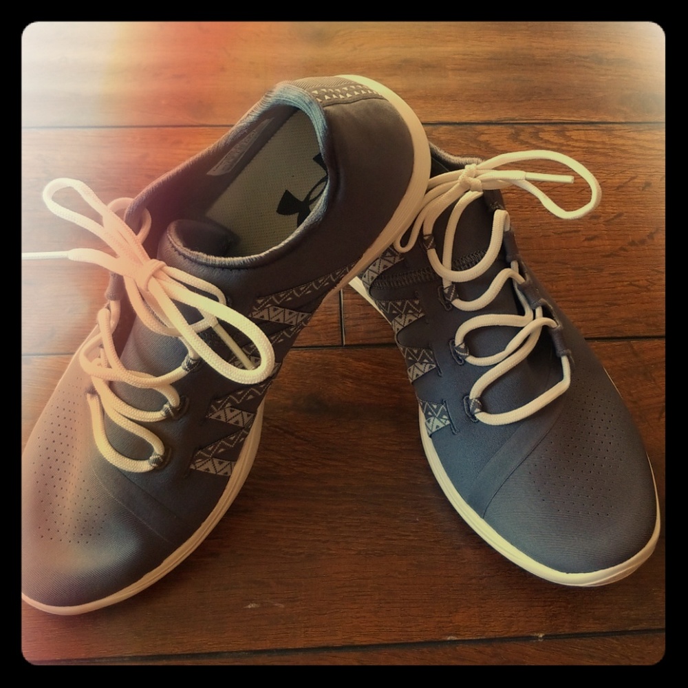 Womens Under Armour Tennis Shoes